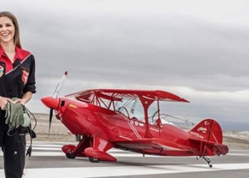 Türk kadın akrobasi pilotu Semin Öztürk çocukluk hayalini gerçekleştiriyor