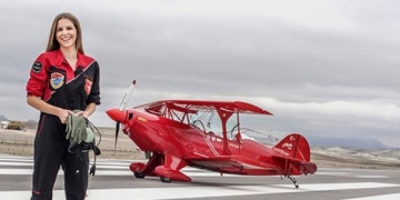 Türk kadın akrobasi pilotu Semin Öztürk çocukluk hayalini gerçekleştiriyor
