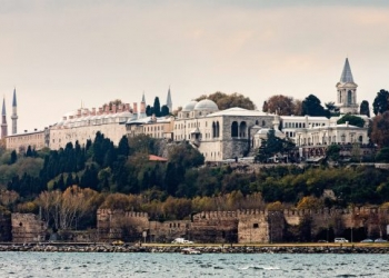 Topkapı Sarayı’nın deniz tarafındaki surlarında restorasyon başladı