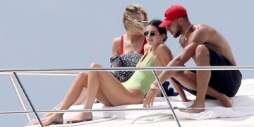 Kendall Jenner ve Khloe Kardashian Meksika tatilinde