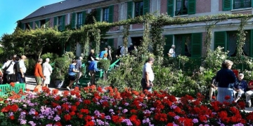Turistler Fransız ressam Claude Monet’in ilham bahçesine akın ediyor