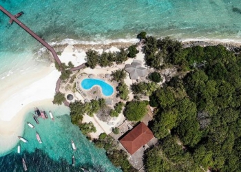 Zanzibar’daki Changuu Adası dev kaplumbağalara ev sahipliği yapıyor