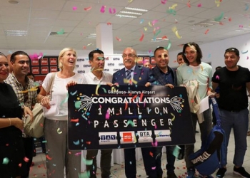 Alanya’ya gelen Belçikalı turist çifte 1 milyonuncu yolcu sürprizi!