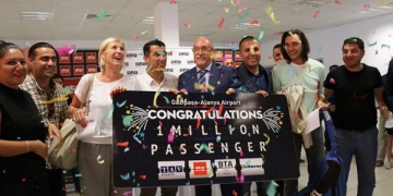 Alanya’ya gelen Belçikalı turist çifte 1 milyonuncu yolcu sürprizi!
