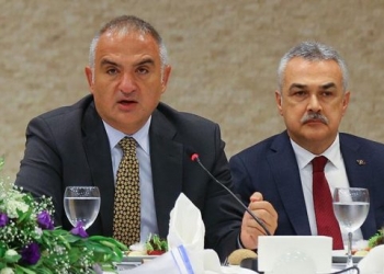 Bakan Ersoy: Bedava vermeyeceksiniz. Türkiye’de bedava veriyorsanız, mundar ediyorlar!