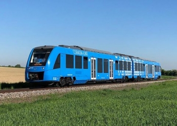 Dünyanın ilk hidrojen enerjili treni Coradia iLint, Almanya’da hizmete girdi