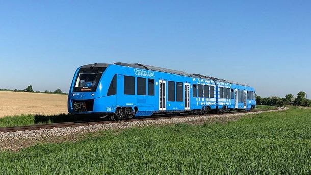 dunyanin ilk hidrojen enerjili treni coradia ilint almanya hizlete girdi 610x343 1