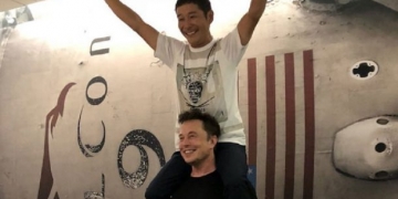 Elon Musk, SpaceX projesinde Ay’a gidecek ilk uzay turistini açıkladı!