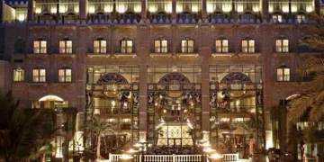 Ferit Şahenk'in oteli Grand Hyatt'a Çinli şirket talip oldu