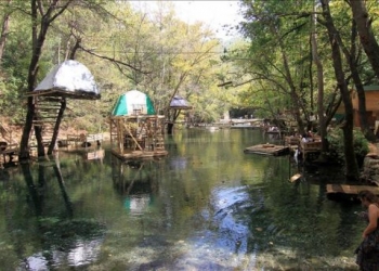 Fethiye Yeşil Vadi’deki su üstünde sıra dışı tatil imkanı ilgi çekiyor!