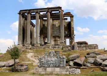 ‘İkinci Efes’ Aizanoi Antik Kenti’nde kayıklar yüzdürülecek!