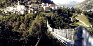 İtalya’daki Avrupa’nın en uzun yaya köprüsünden muhteşem manzaralar (Video)