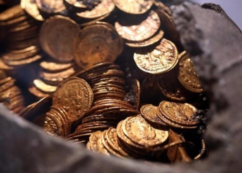 İtalya’da bulunan Roma dönemine ait altın paralar heyecan yarattı!