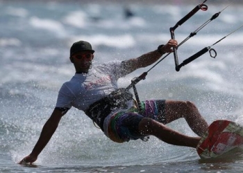 Kuzey Ege’nin incisi Gökçeada’ya sörfçü akını!