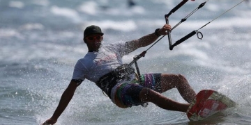Kuzey Ege’nin incisi Gökçeada’ya sörfçü akını!