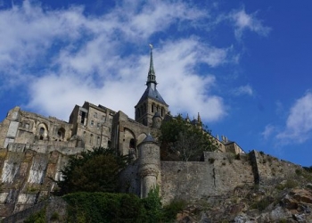 Metcezirin yarımadayı adaya dönüştüğü yer: Mont Saint Michel