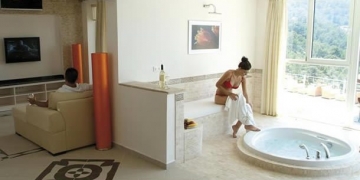 ‘Türkiye’de oteller kadınları dikizliyor’ diyen İspanyollar, Kadın Oteli açıyor!