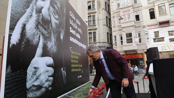 ara guler icin istiklal caddesinde platform kuruldu 610x343 1