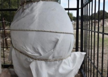 Çanakkale’de 1500 yıllık küpün içinden tarım aletleri çıktı!