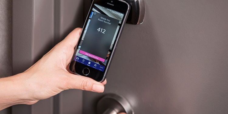 Çin'de akıllı telefon kendi kendine 10 bin liralık otel odası kiraladı! 1 Çin'de akıllı telefon kendi kendine 10 bin liralık otel odası kiraladı!