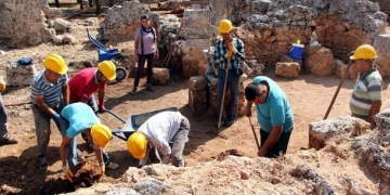 Definecilerden yola çıkarak, 2200 yıllık antik kent buldular!