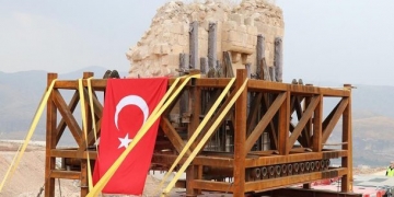 Hasankeyf Kalesi Orta Kapısı yeni yerine taşındı!