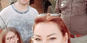 Pınar Altuğ ve Yağmur Atacan Afrika tatilinde safari yaptı!