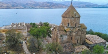 Turistlerin uğrak yeri Akdamar Adası suya kavuşuyor!