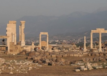 2 bin 200 yıllık Laodikya Antik Tiyatrosu turizme kazandırılıyor!