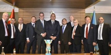 Bakan Ersoy Antalya’dan seslendi: Sorunları çözmek istiyoruz!