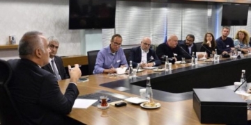 Bakan Ersoy: İspanya’ya giden turisti geri alacağız!