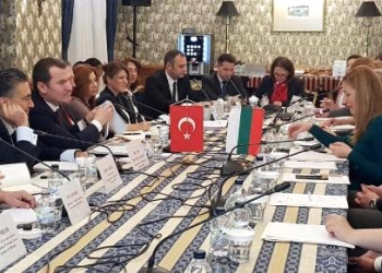 Bulgarların 'az turist geliyor' şikayetine Türkiye'den 'vize' yanıtı!