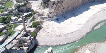 Hasankeyf’te taşınma sırası 609 yıllık Er-Rızk Cami’ne geldi!