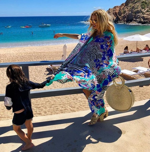 Alessandra Ambrosio Meksika'da güneşin tadını çıkardı! 3 Ambrosino, Rachel Zoe ile birlikte Meksika tatiline çıktı