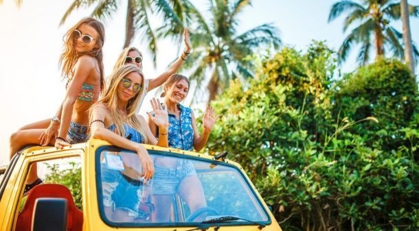 Rus turistleri en çok rahatsız eden neden yol arkadaşları! 1 rus turist 610x337 610x337 1 610x337 610x337 1