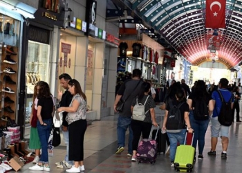 Sezon bitti ama Yunanlı turistin Türkiye’ye akını hala bitmedi!