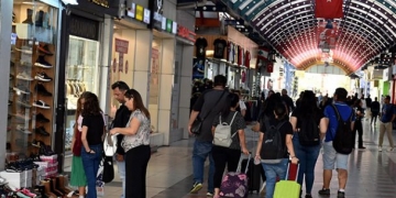 Sezon bitti ama Yunanlı turistin Türkiye’ye akını hala bitmedi!