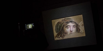 ‘Çingene Kızı’ mozaiğinin parçalarını bakan Ersoy tanıtacak!