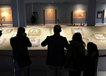 Çingene Kızı ve evine dönen ailesine yoğun ilgi!