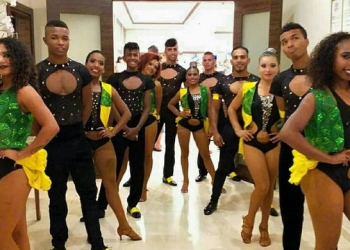 Kolombiyalı dansçılar Atatürk Havalimanı'nda 12 gündür mahsur! 11 Kolombiyalı dansçılar Atatürk Havalimanı'nda 12 gündür mahsur!