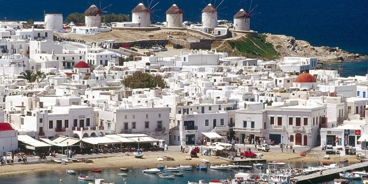 Balayı Çiftlerinin Tercihi Mykonos Adası