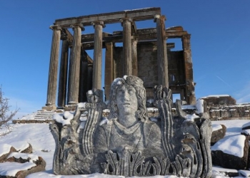 ‘İkinci Efes’ Aizanoi Antik Kenti beyaza büründü!