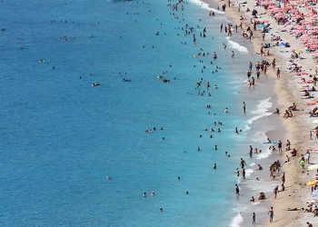 Son Dakika: Turizm gelirleri 30 milyar dolara dayandı