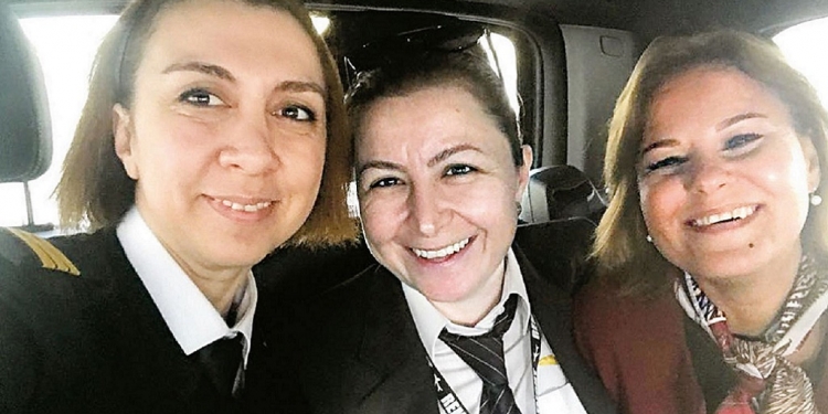 Kaptan pilot Beril Gebeş'in cenazesi bir yıldır bulunamadı 1 Kaptan pilot Beril Gebeş'in cenazesi bir yıldır bulunamadı!