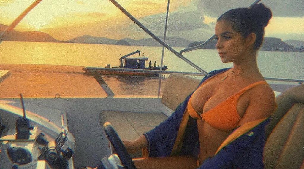 Demi Rose, Pheket'te tatil yapıyor