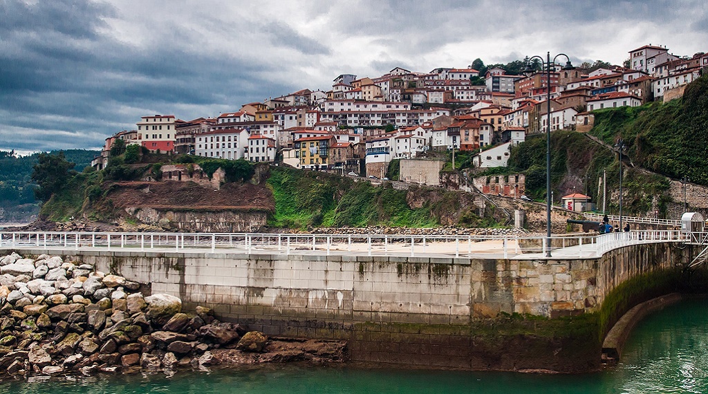 Dinozor fosilleri için Asturias'a gidin