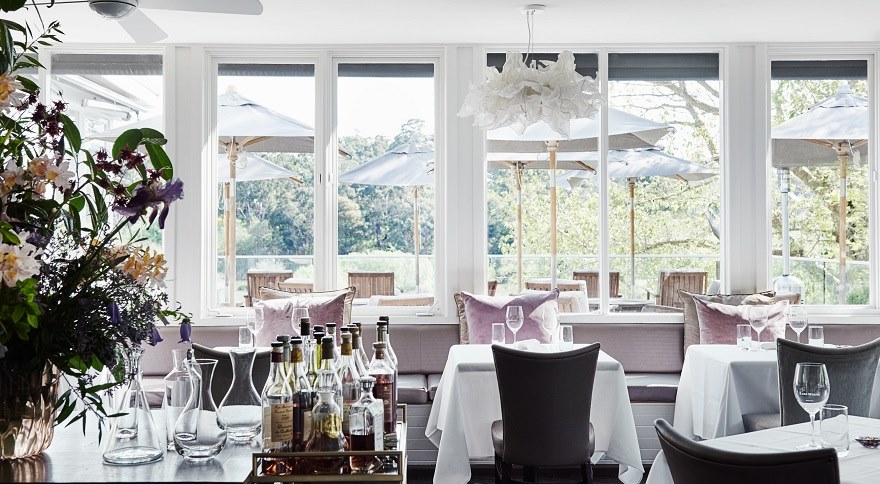 Dünyanın en romantik restoranları... Sevgililer gününe özel 14 muhteşem restoran 3 Lake House Hotel'in ünlü restoranı