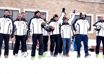 Mustafa Sandal Senkronize Kayak Milli Takımı'nda!