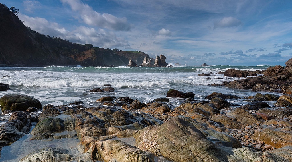 Bölgenin en etkileyici plajı Playa del Silencio