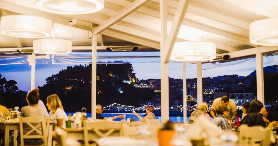 Hala keşfedilmemiş Yunanistan cenneti Parga... Parga'da nerede kalınır, ne yenir? 8 Yerel lezzetlerin en güzellerini tadabileceğiniz Villa Rossa Restaurant.